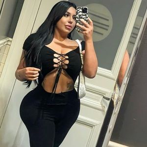 Meet your Posher, Elizabeth